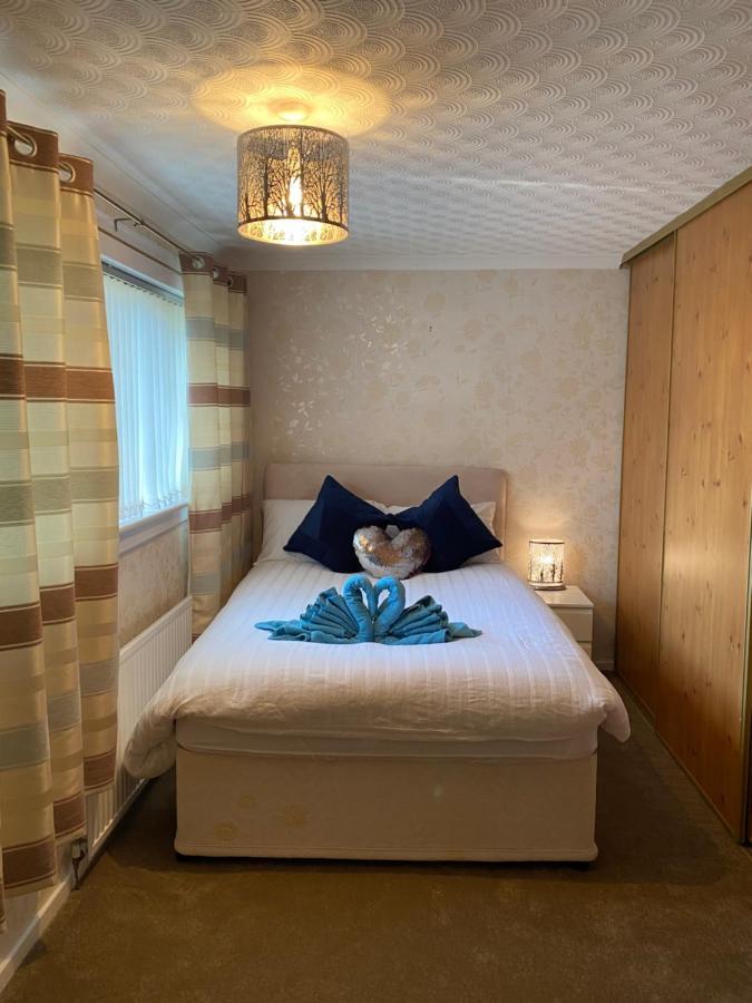 Dunfermline, 2 Bedroom Free On Street Parking