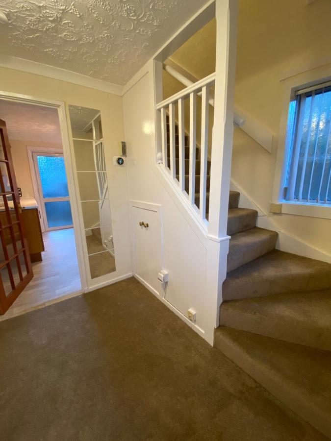 Dunfermline, 2 Bedroom Free On Street Parking Dunfermline